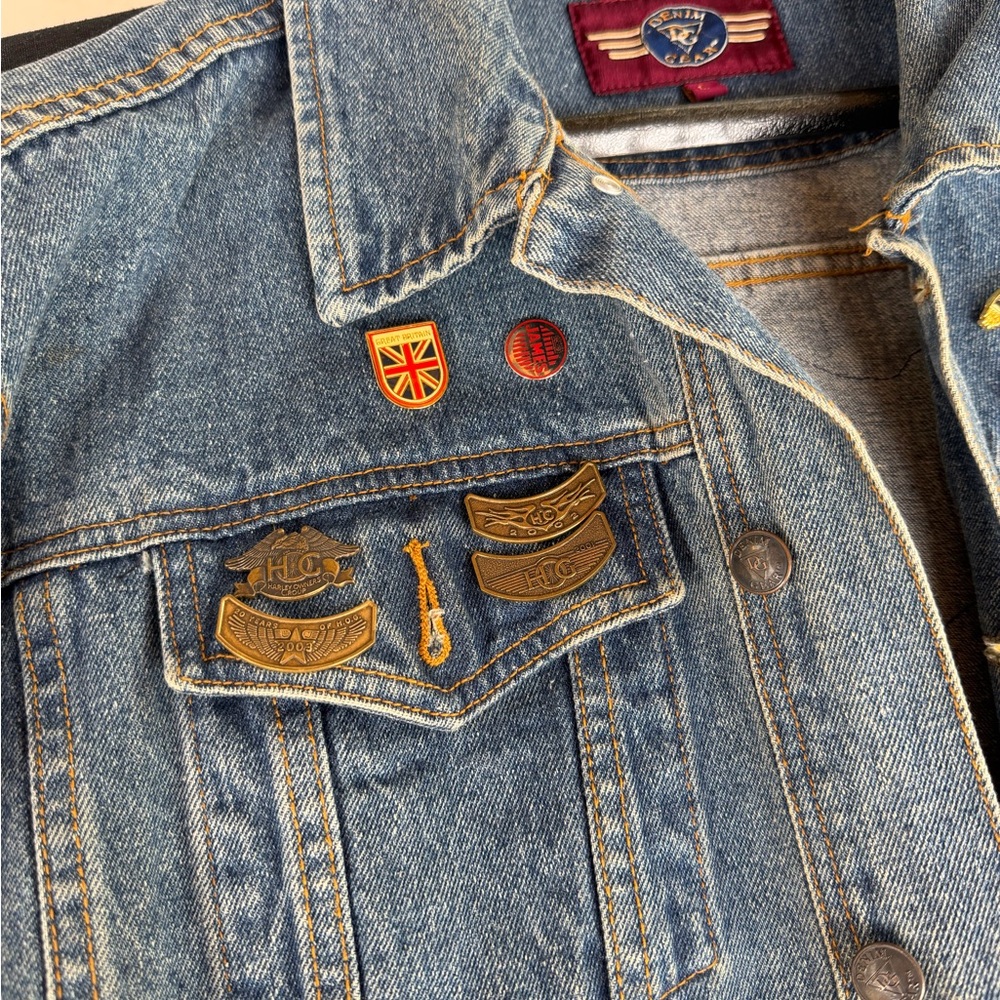 Harley Davidson Y2K Jean Jacket Denim Vintage Bike Week Pins Large Biker Club - Picture 5 of 9